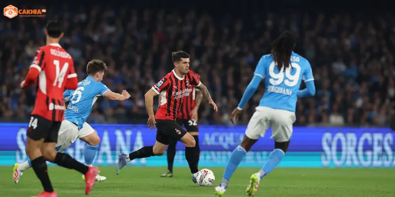 Victor Osimhen và Rafael Leão sẵn sàng đối đầu trong trận Napoli vs Milan